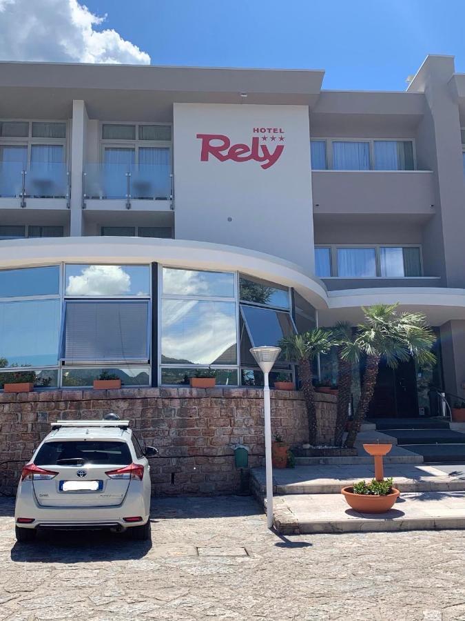 Hotel Residence Rely Бренцоне-суль-Гарда Екстер'єр фото