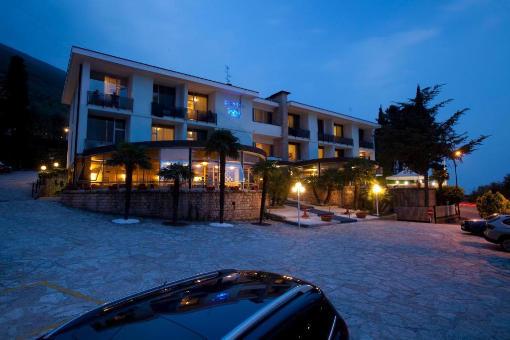 Hotel Residence Rely Бренцоне-суль-Гарда Екстер'єр фото
