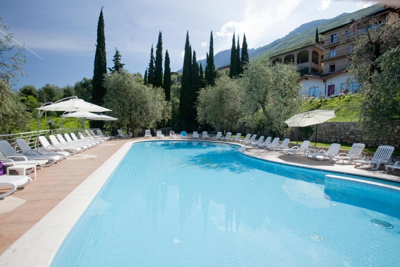 Hotel Residence Rely Бренцоне-суль-Гарда Екстер'єр фото